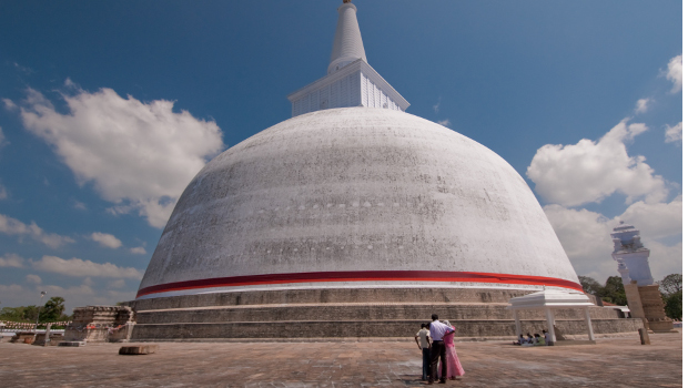 anuradhapura sri lanka pagode blanche géante
