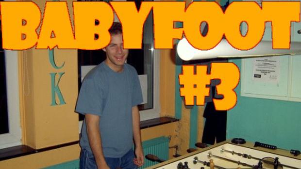 Nabolo jeune devant une table de babyfoot