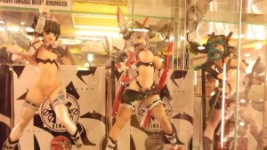 sex in japan figurines manga girls avec seins nichons à l'air