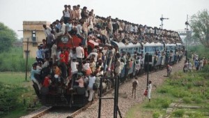 train indien rempli à ras bord
