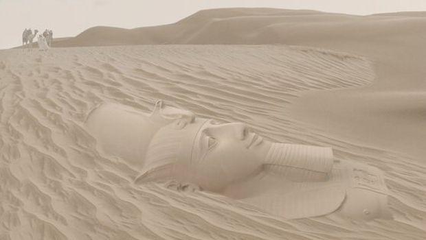 Visage de pharaon dans le sable