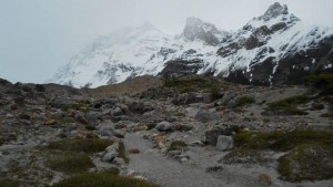 chemin de pierre vers la laguna del torre
