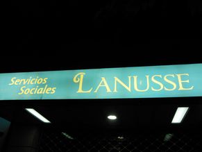 panneau lanusse des services sociaux de san juan en Argentine