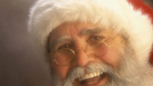 Père Noël kitsch avec une vraie barbe
